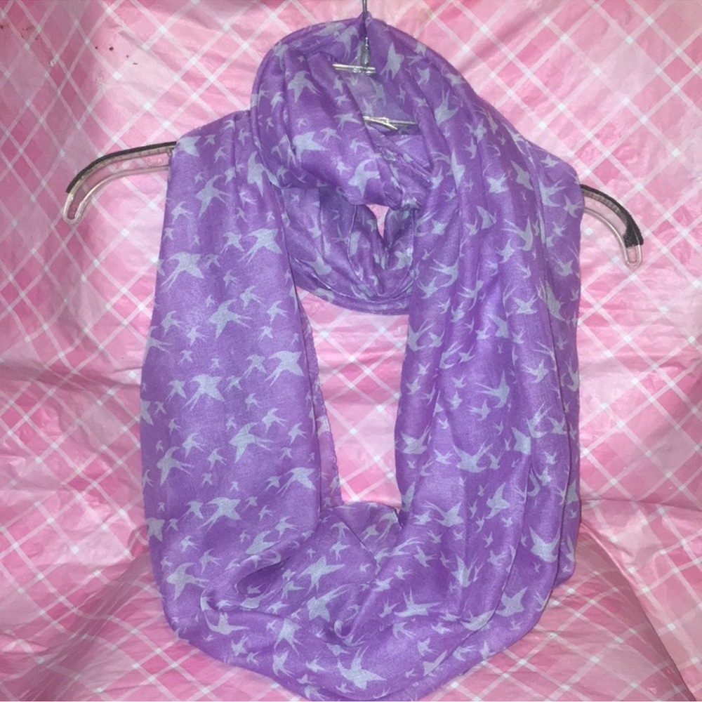 🎈SALE🎈🧣SCARF #17 “DOVES”🧣